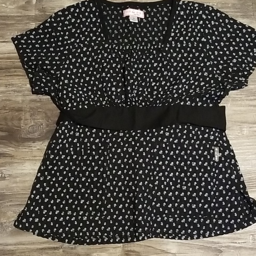 Koi by Kathy Peterson size medium scrub top